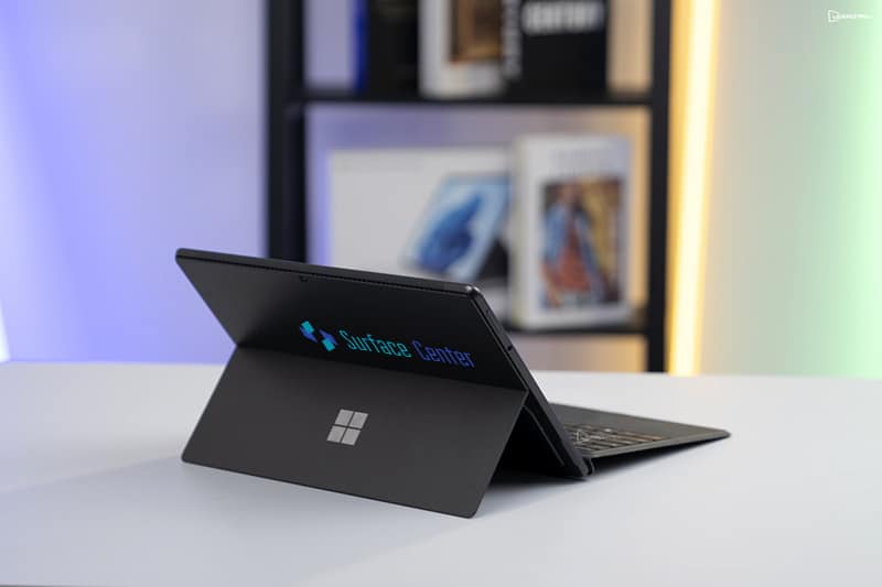 Khả năng linh hoạt cho tất cả mọi hình thức làm việc của bạn của Surface Pro 7 Plus Core i5